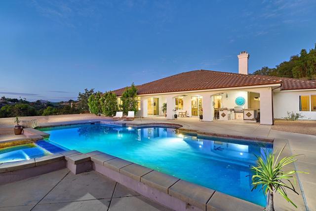2869 Dos Lomas Place, Fallbrook CA: https://media.crmls.org/mediaz/a2c47c4e-becf-4654-b9cc-1b7ded2b8a1b.jpg