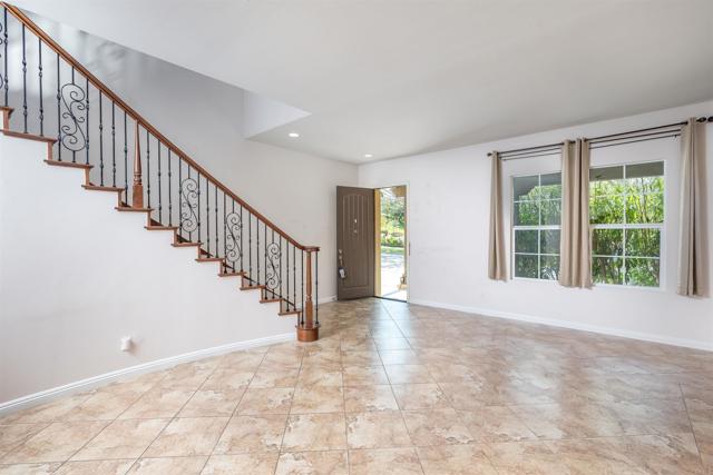 Detail Gallery Image 3 of 56 For 1701 Irwin St, Chula Vista,  CA 91913 - 5 Beds | 4/1 Baths