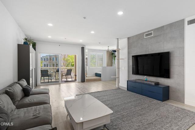 Detail Gallery Image 1 of 40 For 13124 Central Ave #201,  Hawthorne,  CA 90250 - 0 Beds | 1 Baths