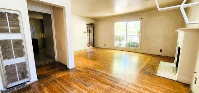 300 Catron Drive, Oakland CA: https://media.crmls.org/mediaz/a2c57262-1922-41ca-9a6c-d14188e16db1.jpg