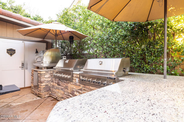 5019 Corral Street, Simi Valley CA: https://media.crmls.org/mediaz/a2c59442-85ed-4cf9-9cfb-a637aeb5d90e.jpg