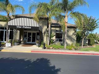 197 Summerset Drive, Brentwood CA: https://media.crmls.org/mediaz/a2c5c0aa-5b7f-4bba-8127-7b70a7166d2a.jpg