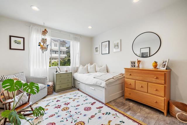 1770 Haydn Drive, Encinitas CA: https://media.crmls.org/mediaz/a2c73948-72f0-4d87-8922-87fd8035af1f.jpg