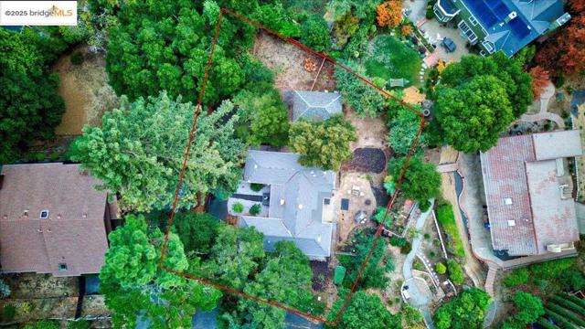 342 El Toyonal, Orinda CA: https://media.crmls.org/mediaz/a2c75575-3b15-47d3-a7b2-4177d3395de9.jpg