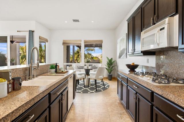 74062 Jeri Lane, Palm Desert CA: https://media.crmls.org/mediaz/a2c79734-96ce-4168-9056-c58ae1a0704f.jpg