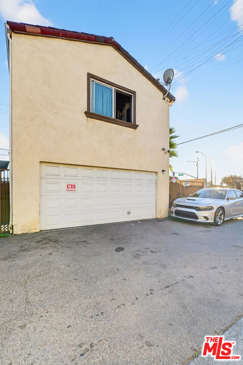 1503 E Gage Avenue, Los Angeles CA: https://media.crmls.org/mediaz/a2c7a525-0111-45b9-b857-dacc2070f1b1.jpg