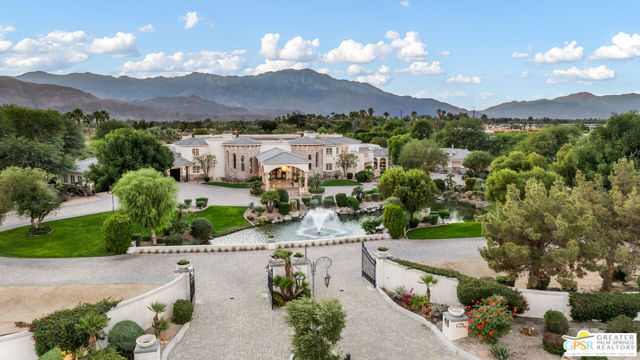 1 Saint Petersburg Court, Rancho Mirage CA: https://media.crmls.org/mediaz/a2c81e00-6d7e-4343-b192-49aa8a83d528.jpg