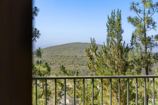 1215 HIGHBLUFF, San Marcos CA: https://media.crmls.org/mediaz/a2c89bf7-9e33-4bd0-bf9b-32d70415874a.jpg