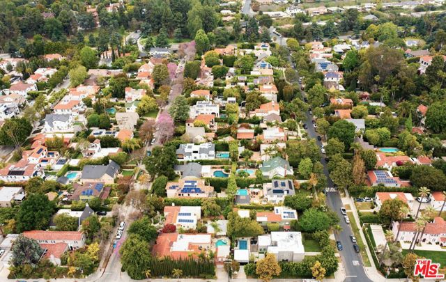 1900 N Serrano Avenue, Los Angeles CA: https://media.crmls.org/mediaz/a2c9236c-ad19-484a-b512-1df76b198a61.jpg