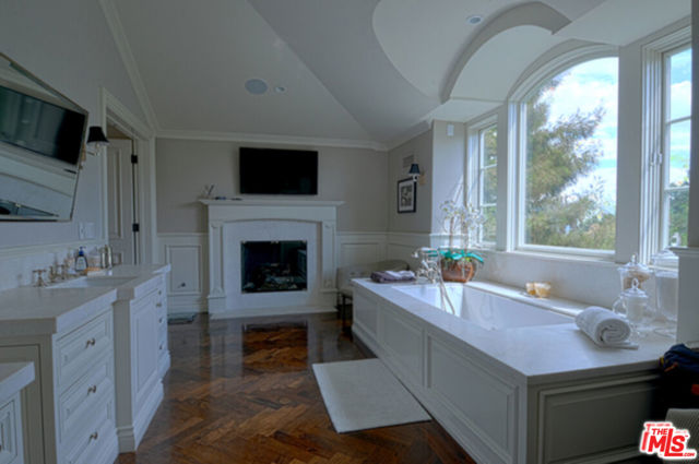 Drew Fenton | 10847 Bellagio Road Los Angeles CA | MLS: 5634790