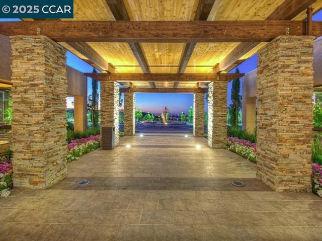 1512 Miwok Ct, Brentwood CA: https://media.crmls.org/mediaz/a2c955d3-21ef-46be-afd3-d07db982a827.jpg