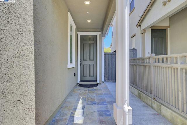 41538 Casabella Cmn, Fremont CA: https://media.crmls.org/mediaz/a2ca1d96-f6a9-4689-9c7f-337b40d45634.jpg