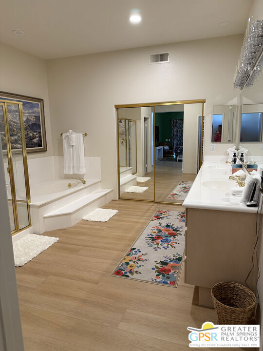 154 Kavenish Drive, Rancho Mirage CA: https://media.crmls.org/mediaz/a2caf03d-0b4e-4490-ac92-fbe5a39785b3.jpg