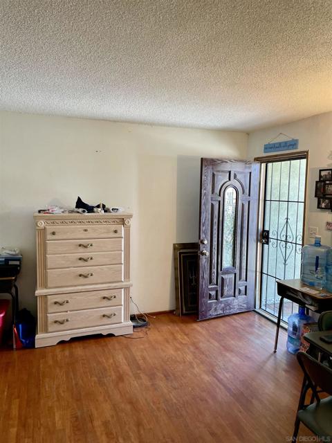 1276 E Johnston Ave, Hemet CA: https://media.crmls.org/mediaz/a2cb061f-7fee-4ade-a288-bfa9fa1ab27e.jpg