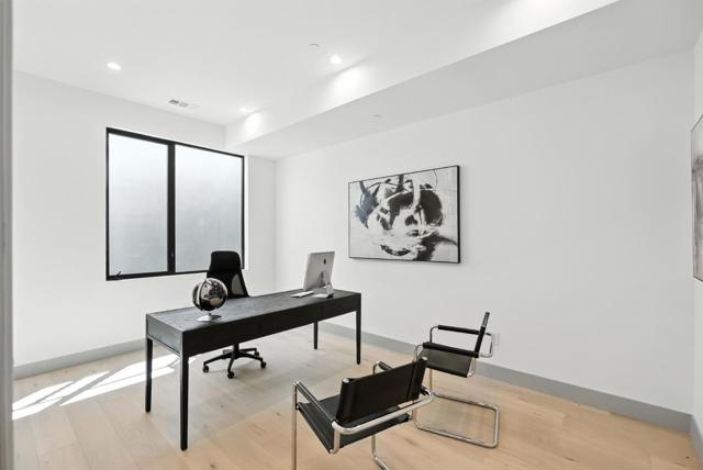 1127 Hillslope Place, Los Altos CA: https://media.crmls.org/mediaz/a2cb39b2-ea5f-43ac-b60c-27f1927c6bbb.jpg