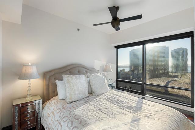 200 Harbor Dr, San Diego CA: https://media.crmls.org/mediaz/a2cba9f8-8c4d-432d-895f-d2e8f33a63d5.jpg