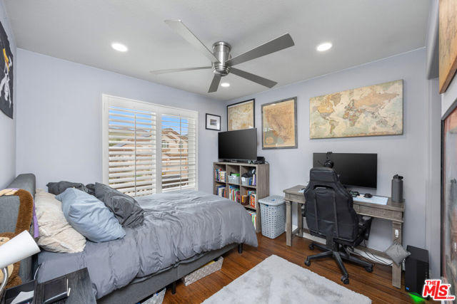 5136 Pesto Way, Oak Park CA: https://media.crmls.org/mediaz/a2cc7056-d07e-4cbe-b83c-a4ac58622ca5.jpg