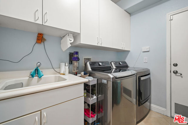 26505 Thackery Lane, Stevenson Ranch CA: https://media.crmls.org/mediaz/a2ccb21b-6856-4eb9-bf6e-b8a1c71c56c1.jpg