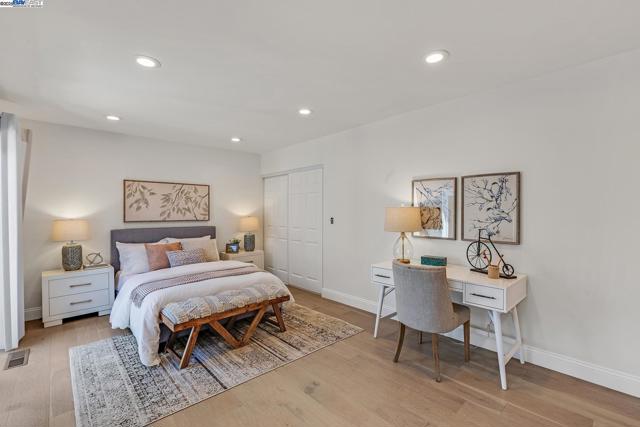 551 Cambrian Way, Danville CA: https://media.crmls.org/mediaz/a2cd32ef-2727-4e36-8742-e9df798dcbe5.jpg