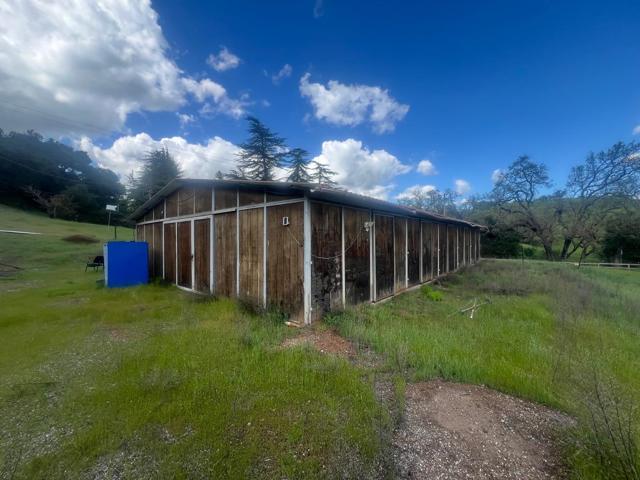 5390 Little Uvas Road, Morgan Hill CA: https://media.crmls.org/mediaz/a2cf4ffe-fae9-4e6f-b7a0-6639159b092e.jpg