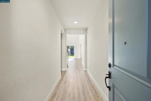 5541 Promontory Way, Antioch CA: https://media.crmls.org/mediaz/a2cf6000-976e-4933-ba2a-07b8dda3da04.jpg