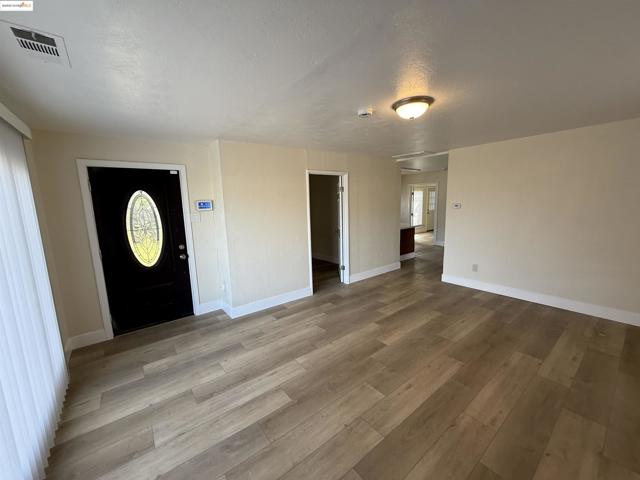 257 Smalley Ave, Hayward CA: https://media.crmls.org/mediaz/a2d06089-a31c-40a2-a255-dd2d8ea934da.jpg