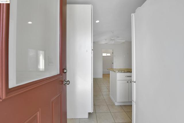 2086 Oakridge Ln, Pittsburg CA: https://media.crmls.org/mediaz/a2d066db-e8d5-4521-a8b0-12ee9acf1d31.jpg