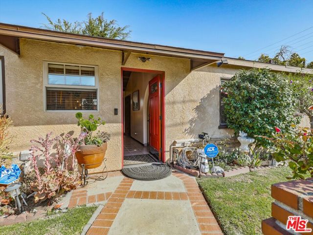 3645 Beethoven Street, Los Angeles CA: https://media.crmls.org/mediaz/a2d0fd8c-7a61-435a-8096-adfc21992444.jpg