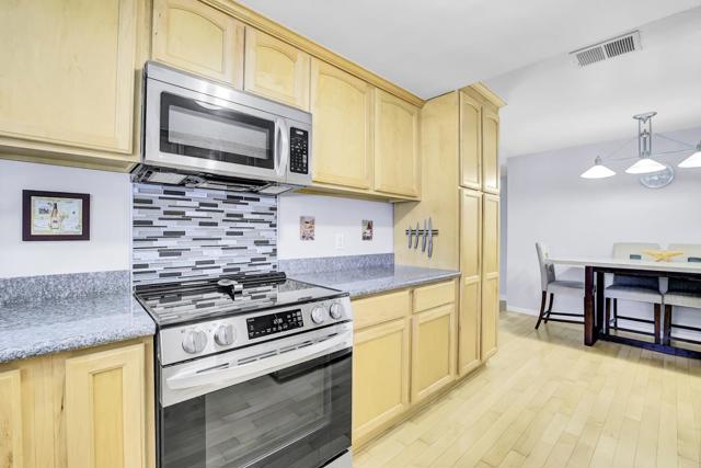 6175 Oneida Drive, San Jose CA: https://media.crmls.org/mediaz/a2d133f0-56e8-48f9-9247-802a02100c14.jpg