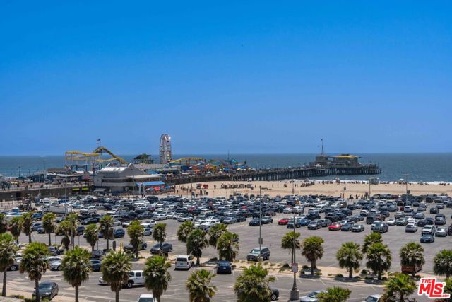 222 7th Street, Santa Monica CA: https://media.crmls.org/mediaz/a2d142ce-ec2d-4eb7-a0be-77364097cb30.jpg