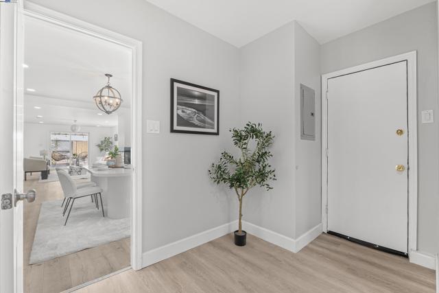924 Magnolia Dr, Alameda CA: https://media.crmls.org/mediaz/a2d17a5a-7022-4418-9019-c77ef92c2d81.jpg