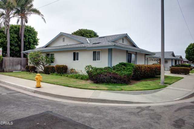 240 E Bay Boulevard, Port Hueneme CA: https://media.crmls.org/mediaz/a2d1a95d-5f56-4596-b6dc-ea85807a88fa.jpg