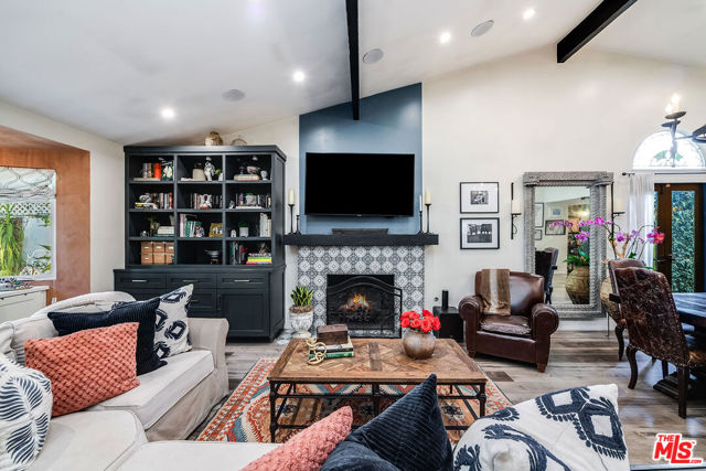 4635 Bellflower Avenue, North Hollywood CA: https://media.crmls.org/mediaz/a2d2fcf6-6d3c-4d6b-a713-b6806bbe2297.jpg