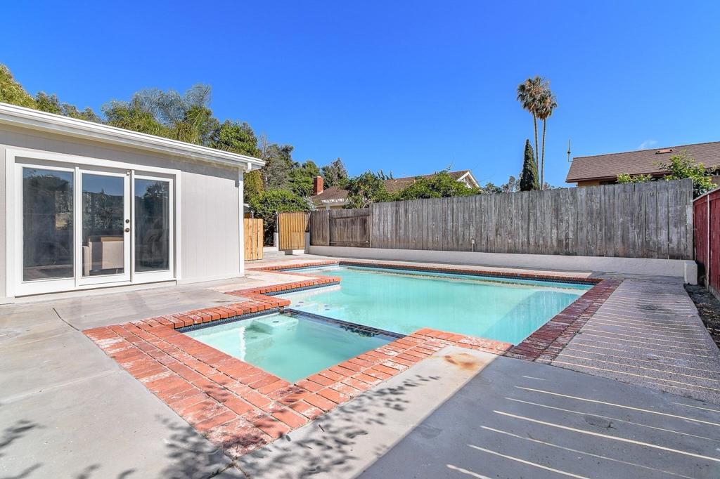 11489 Almazon St - photo 5