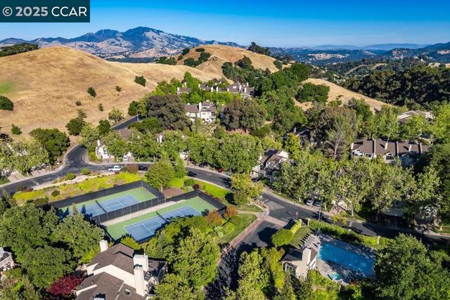 410 Beacon Ridge Lane, Walnut Creek CA: https://media.crmls.org/mediaz/a2d3d036-b1fc-4302-8c5e-5253411455f6.jpg