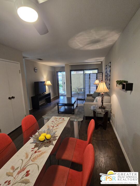 2810 N Arcadia Court, Palm Springs CA: https://media.crmls.org/mediaz/a2d46096-a615-4ac9-932f-9992abe59b75.jpg