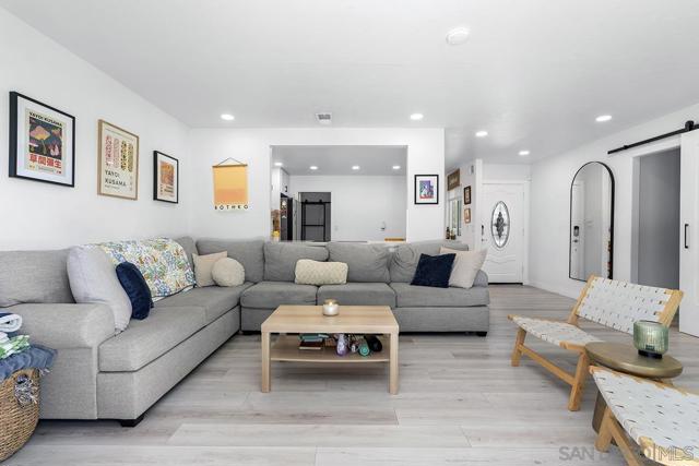 4838 Mount Saint Helens Dr, San Diego CA: https://media.crmls.org/mediaz/a2d47c88-9b40-4be9-8988-4238d7d119e4.jpg