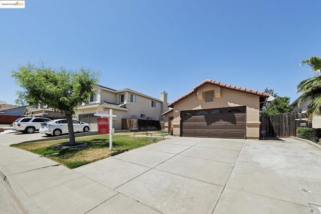 2118 Connie Ln, Oakley CA: https://media.crmls.org/mediaz/a2d4f1f6-29e4-43df-86d9-656b3957b9fb.jpg