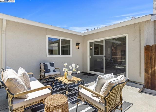 2485 Talavera Dr, San Ramon CA: https://media.crmls.org/mediaz/a2d50c98-c638-461e-b718-51a9dabb92d0.jpg