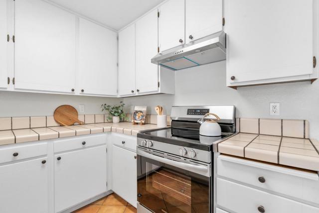 6101 Sheraton Place, Aptos CA: https://media.crmls.org/mediaz/a2d58400-e807-41a0-9706-3208a4c76b83.jpg