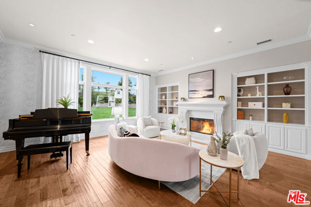 5105 Via El Cerro, Newbury Park CA: https://media.crmls.org/mediaz/a2d5912f-928d-4625-9721-0514cee0c1bc.jpg