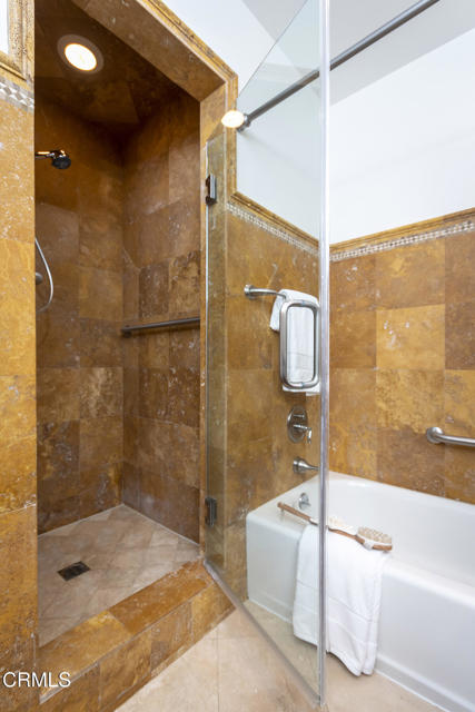 5045 Redwillow Lane, La Canada Flintridge CA: https://media.crmls.org/mediaz/a2d5bef5-4ff2-43f7-9ecf-eaf8db226bc3.jpg