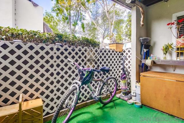 8015 Caminito De Pizza, San Diego CA: https://media.crmls.org/mediaz/a2d642fc-f18e-4c5a-8f40-ffcf31a08f93.jpg