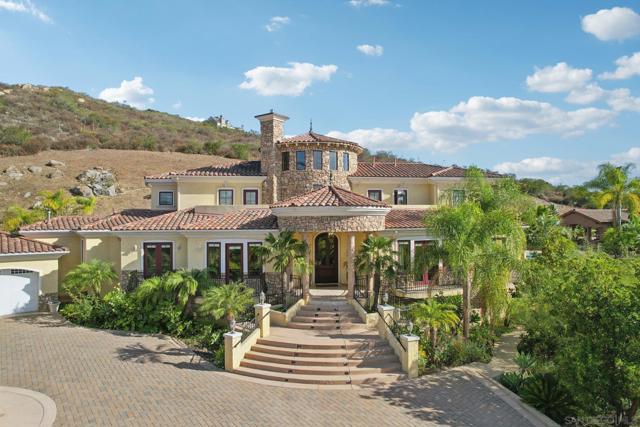 15035 Orchard View Dr, Poway CA: https://media.crmls.org/mediaz/a2d7077b-ea7a-4e2b-90d8-00a5a8c46551.jpg