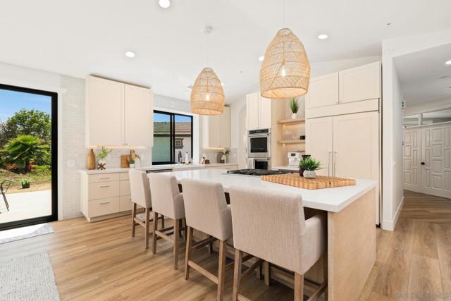 2511 San Clemente Ave, Vista CA: https://media.crmls.org/mediaz/a2d733d2-88c6-4398-a6f4-69ce9bb800ec.jpg