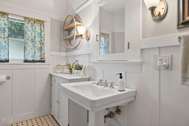 Detail Gallery Image 44 of 79 For 407 Magnolia Ave, Oxnard,  CA 93030 - 5 Beds | 2 Baths