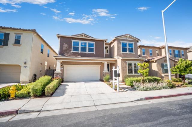 712 Baxter Way, Gilroy CA: https://media.crmls.org/mediaz/a2d7d57e-74ab-4166-adcc-807739b909a7.jpg