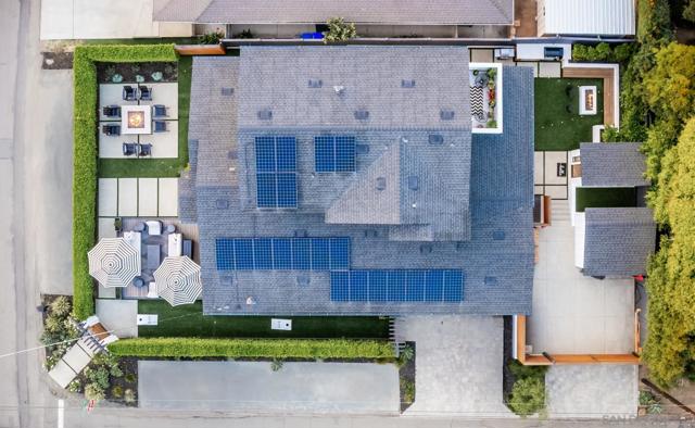 1303 Hermes Ave, Encinitas CA: https://media.crmls.org/mediaz/a2d7ecf3-eebe-41bd-8eed-f958bc1a328b.jpg