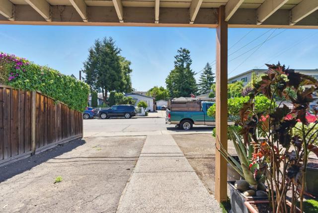 109 Dumbarton Avenue, Redwood City CA: https://media.crmls.org/mediaz/a2d7f0d2-4602-41e4-aab9-ba6d49558849.jpg