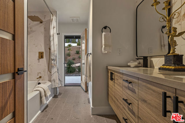 4430 Natoma Avenue, Woodland Hills CA: https://media.crmls.org/mediaz/a2d86010-0629-4702-8d3c-d42db9a91d0c.jpg